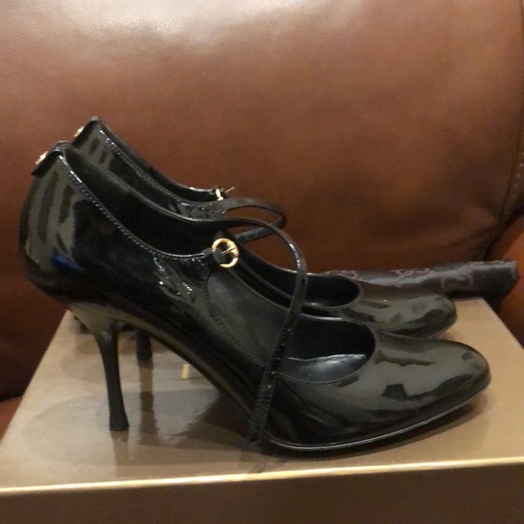 Black Gucci Mary Jane size 8 /38 - Picture 2 of 4